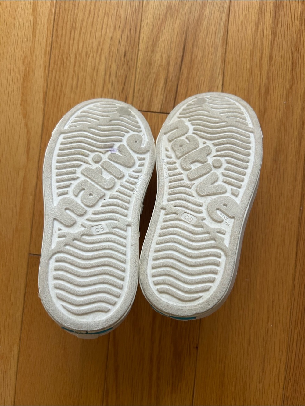 Kids Native Shoes. - Picture 3 of 3